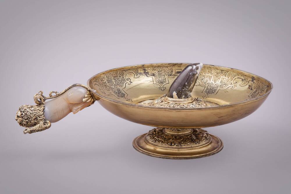 bowl with foot known as 'poison tester'