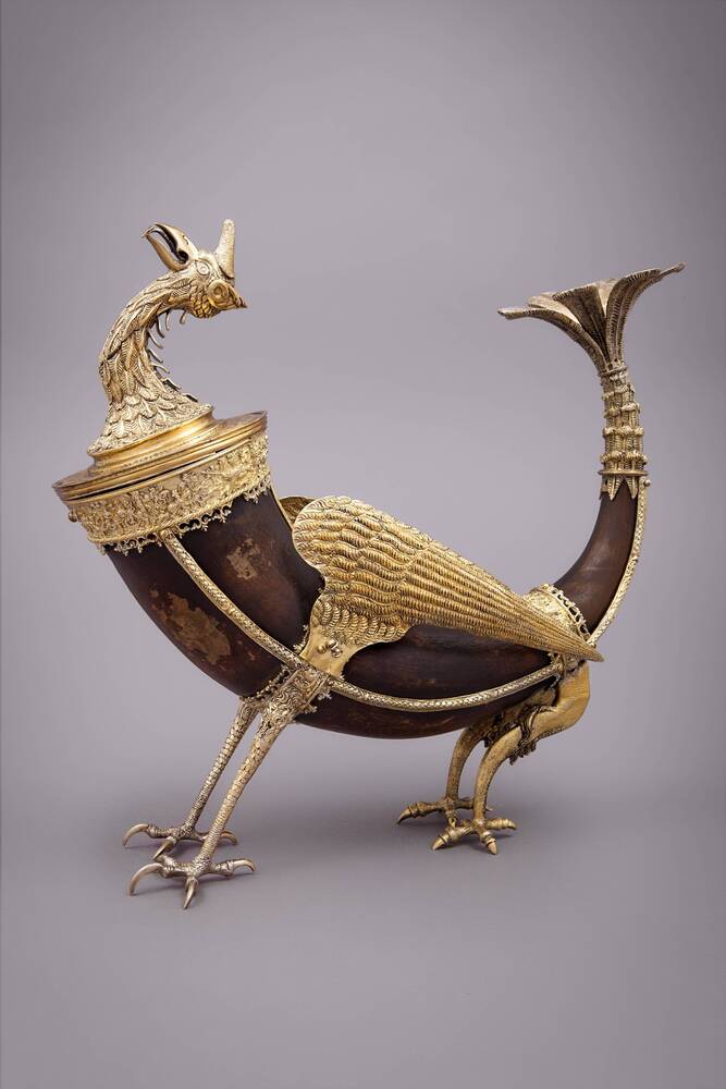 Drinking horn, so-called 'griffin's claw'