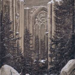 Ruine einer gotischen Kirche im Wald