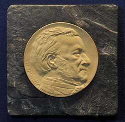 Wagner-Medaille, Vorderseite
