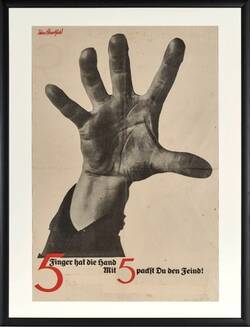5 Finger hat die Hand. Mit 5 packst du den Feind. Plakat.