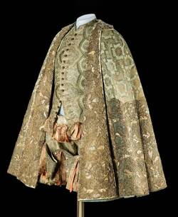 Mantel / Rheingrafenkleid Augusts des Starken, bestehend aus Mantel, Wams, Hose, Paar Handschuhen
